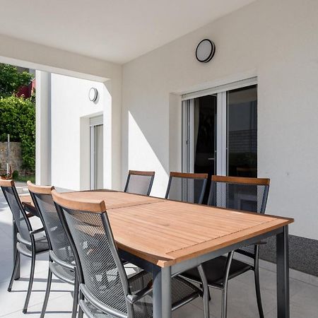Peaceful Haven Near The Sea-Apartments Torlak Rab Банёл Экстерьер фото